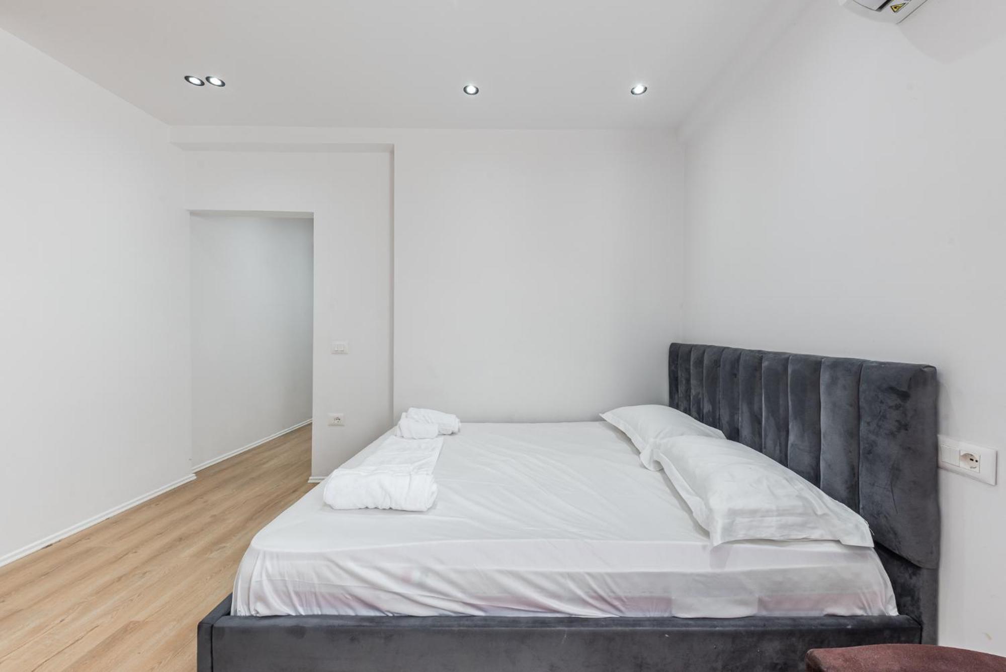 Atelier Apartments By Kondo Stays Тирана Екстериор снимка
